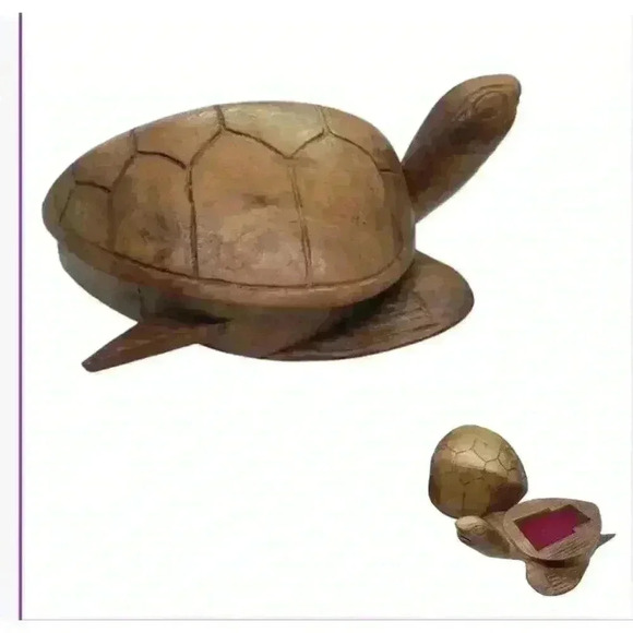 Vintage Large Hand Carved Sea Turtle Jewlry Trinket Box Shell Opens Lined